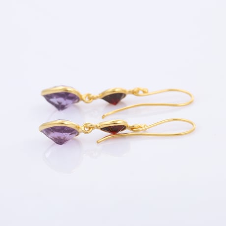 pear shape red garnet amethystピアス