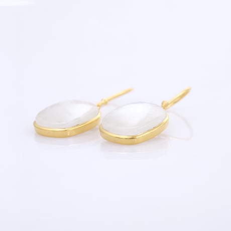 cube shape rainbow moonstoneピアス