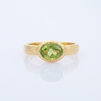 peridot ovalリング