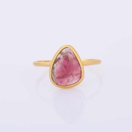 bezel set pyramid shape vivid pink tourmalineリング