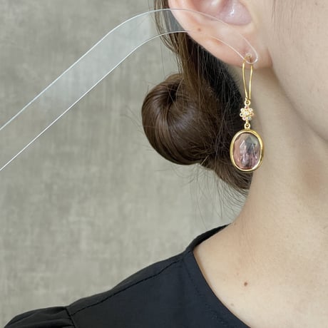 large bi-color tourmaline with accentピアス