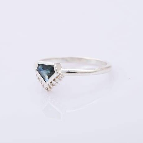 silver pentagon blue sapphire リング