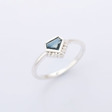 silver pentagon blue sapphire リング