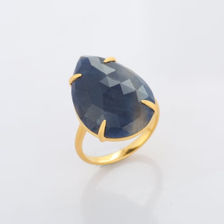 large pear shape blue sapphireリング