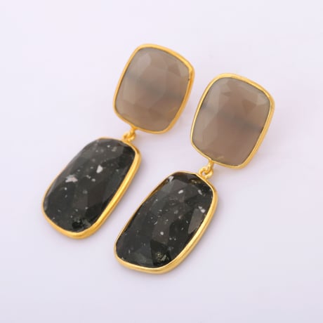 grayish chalcedony and obsidian studピアス