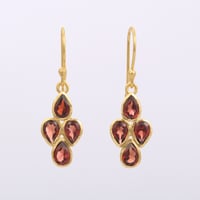 red garnet floral motifピアス