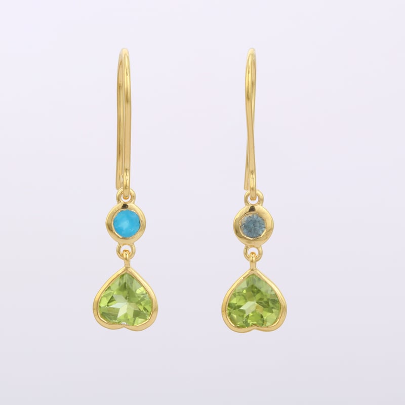 Mastani エメラルドピアス