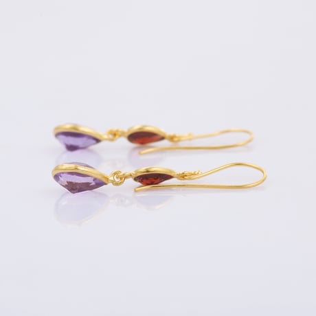 pear shape red garnet amethystピアス