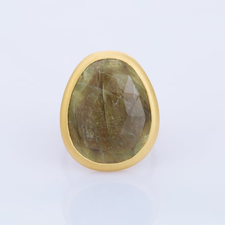 yellowish brownish green sapphireリング