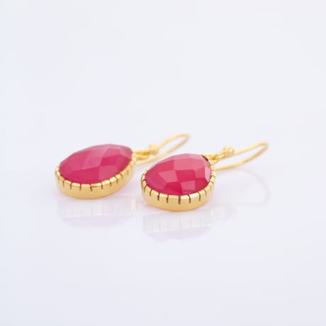 pear shape pink chalcedonyピアス
