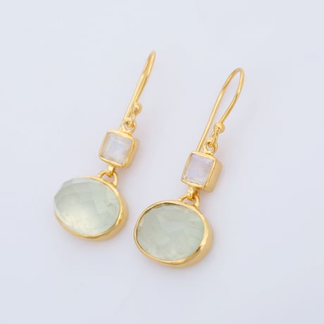 moonstone and prenite summerピアス