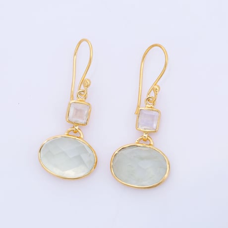 moonstone and prenite summerピアス