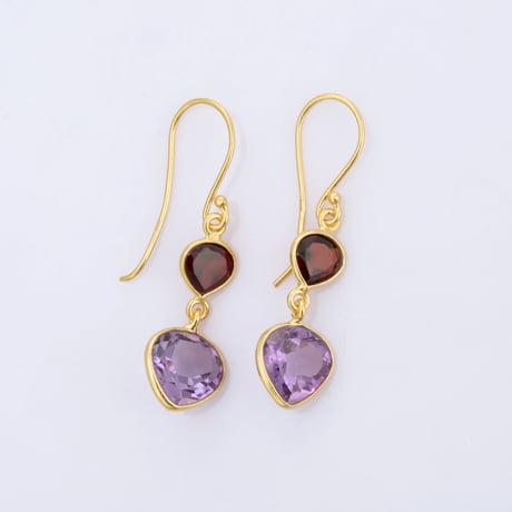 pear shape red garnet amethystピアス