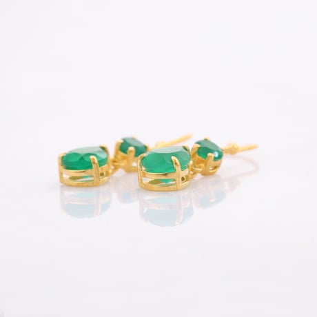 green onyx round pear shapeピアス