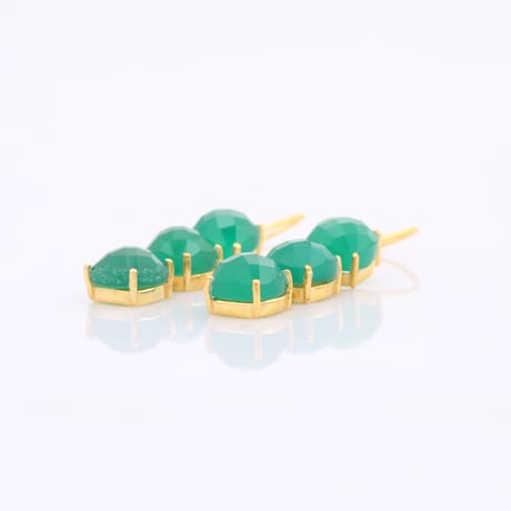three cube green onyxピアス