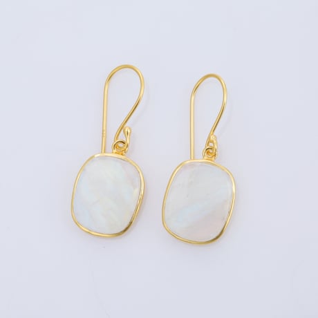 cube shape rainbow moonstoneピアス