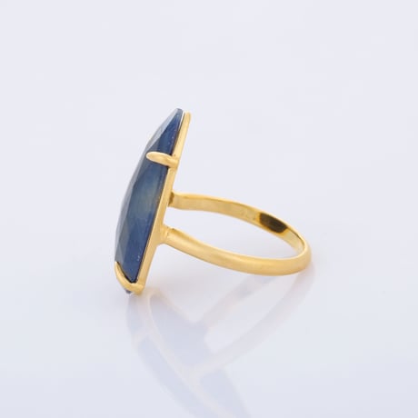 large pear shape blue sapphireリング