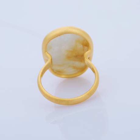 whitish yellow beige sapphireリング