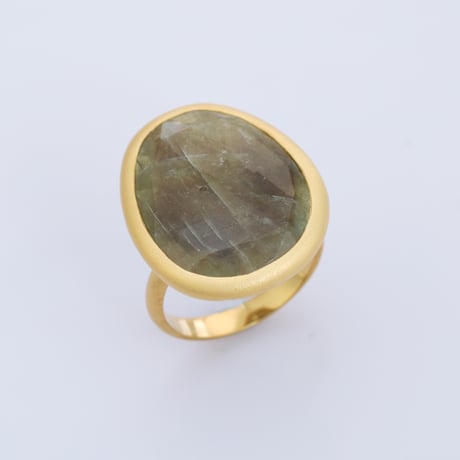 yellowish brownish green sapphireリング