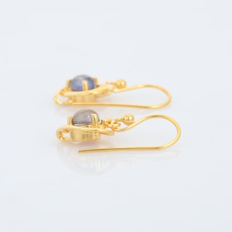 heart shaped ioliteピアス