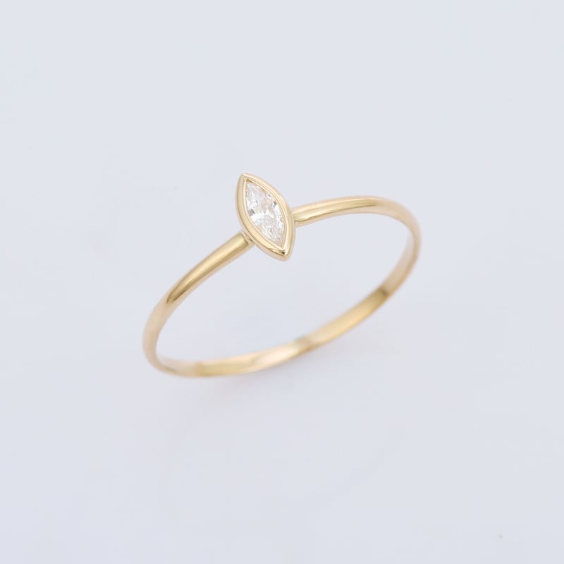 LIMITED K18】0.07ct marquise white diamondリング | LIMITED K18】0.07ct marquise white diamondリング |