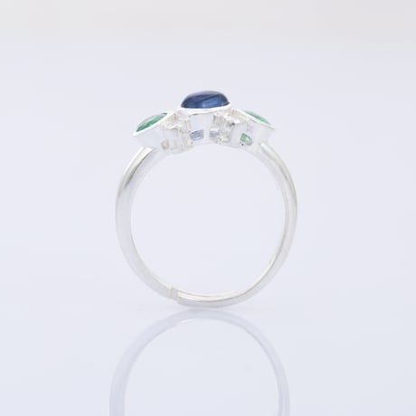 kyanite emerald with small white topazリング