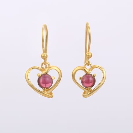 red garnet heartピアス