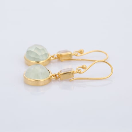 moonstone and prenite summerピアス