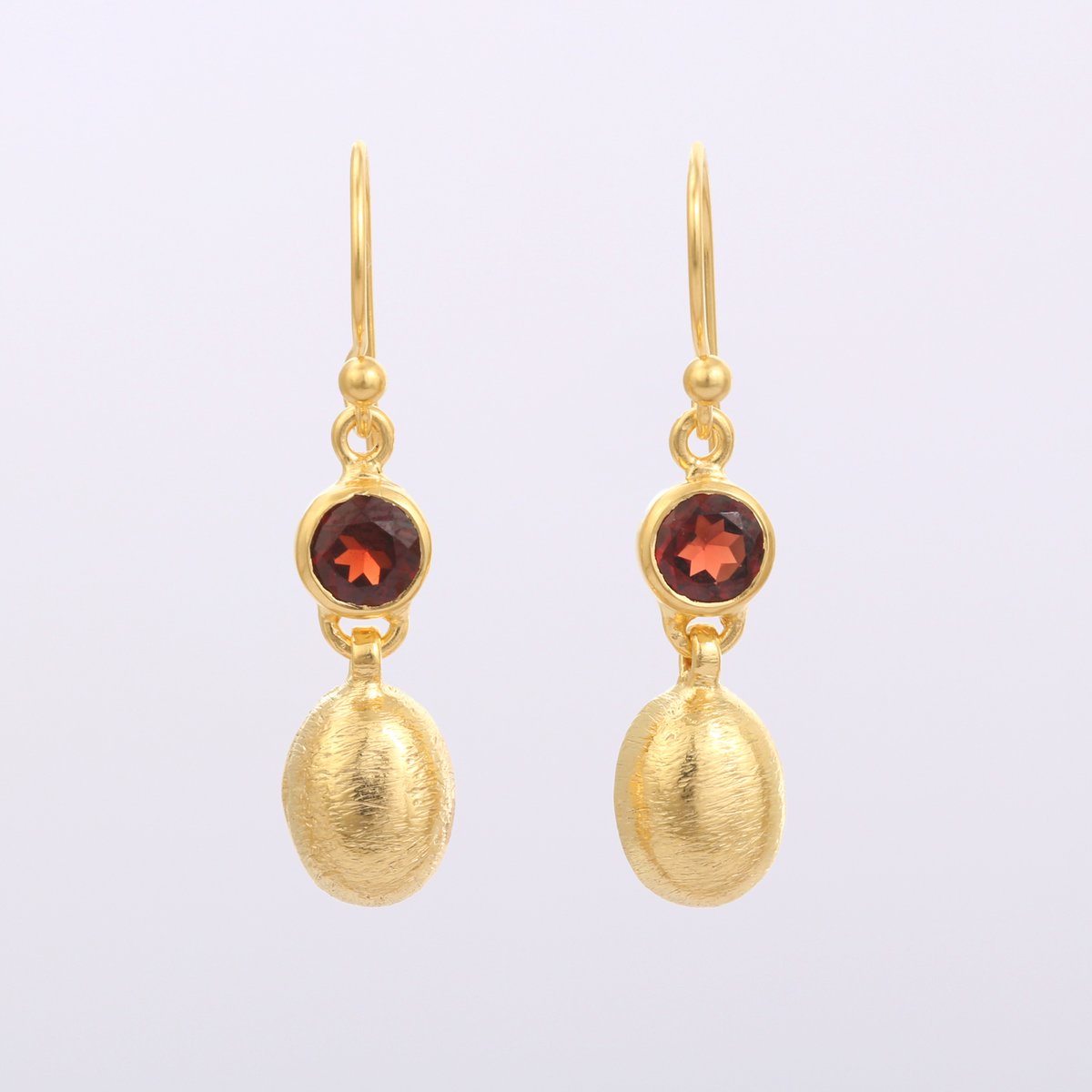 red garnet mattピアス | MASTANI