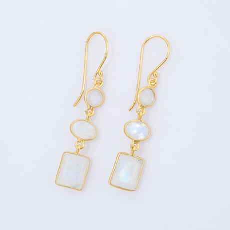 mix shape moonstoneピアス