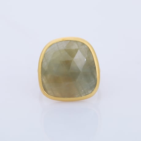 bluish yellowish green sapphireリング