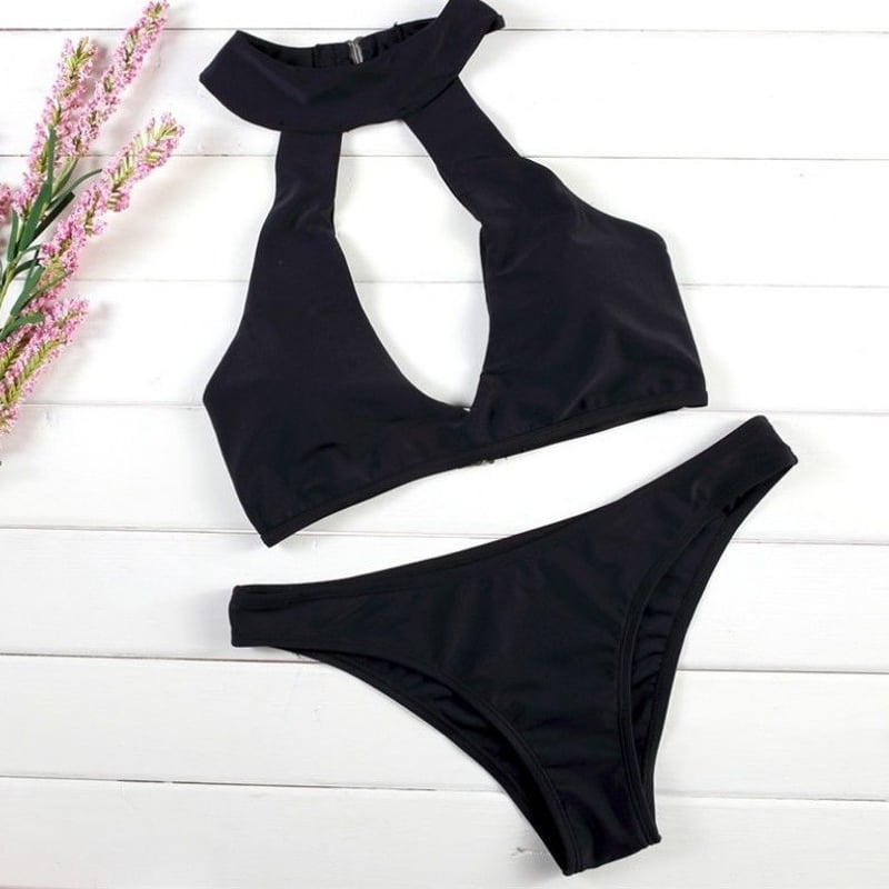 胸元穴あきブラ ホルタービキニ 水着セット | Marmilagre