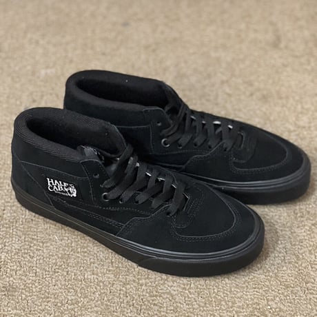 VANS HALF CAB BLACK（US）