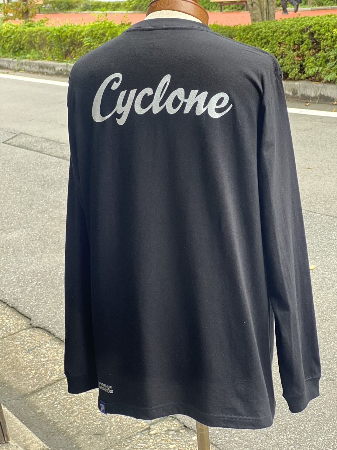 希少　four cyclone Tシャツ