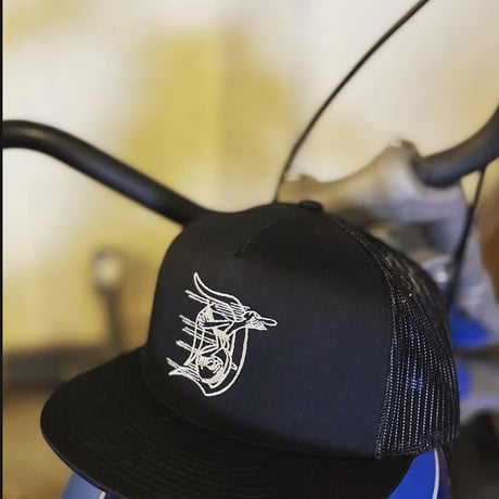 "SUPPORT OUR DOWNSHIFTERS" BLK CAP　WHITE刺繍