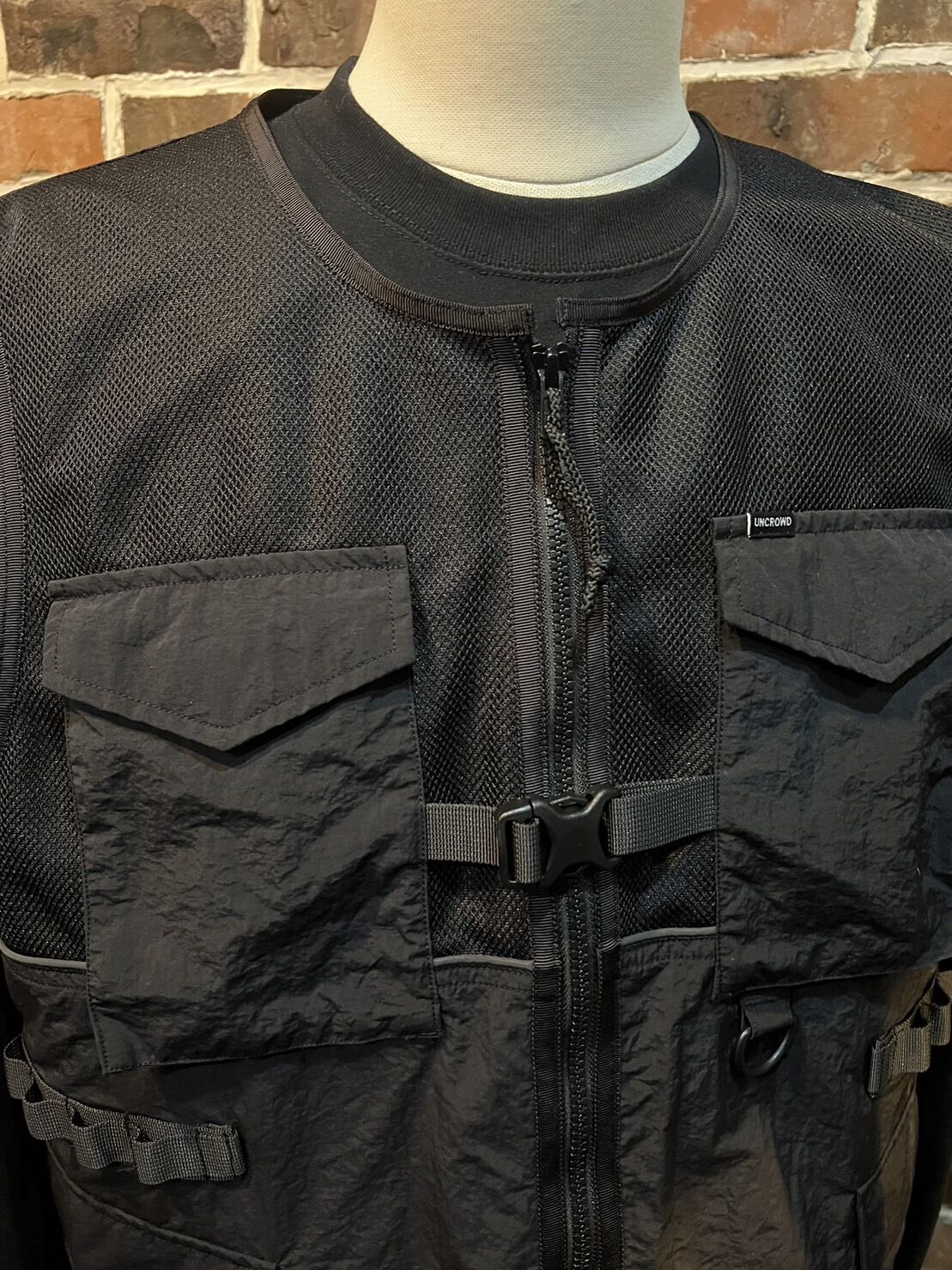 UNCROWD 2302 MESH VEST | LOCAL SHOP (Ramen & De UNCROWD 2302 MESH VEST | LOCAL SHOP (Ramen & De