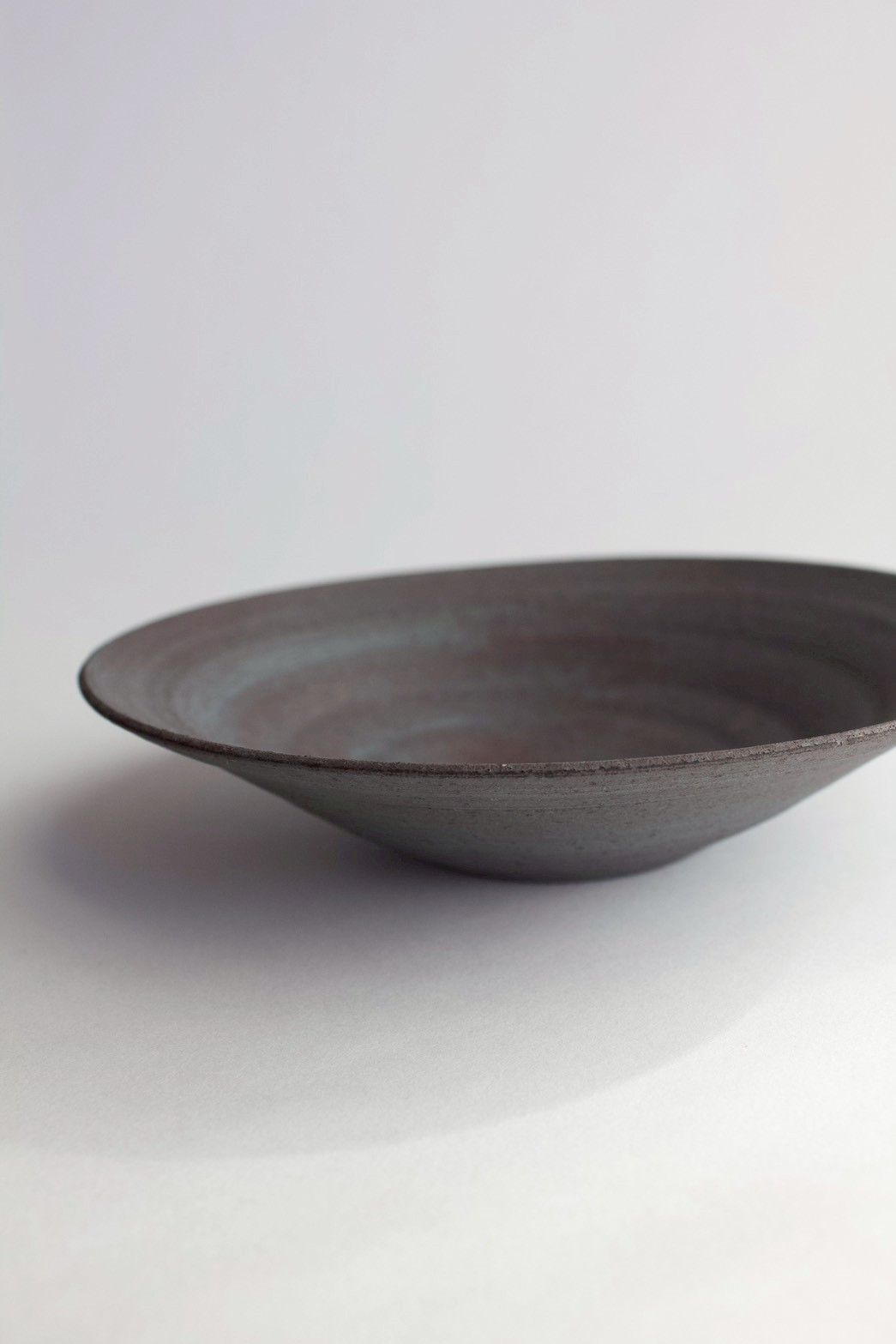 二階堂明弘 no.22 錆器リム皿（中） | eatrip soil