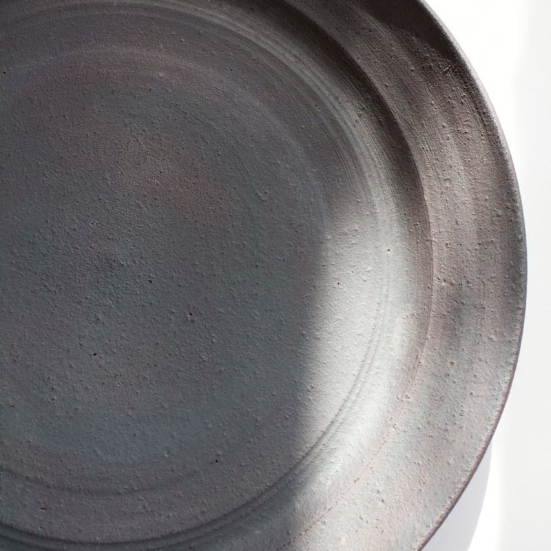 二階堂明弘 no.31 錆器リムプレート | eatrip soil