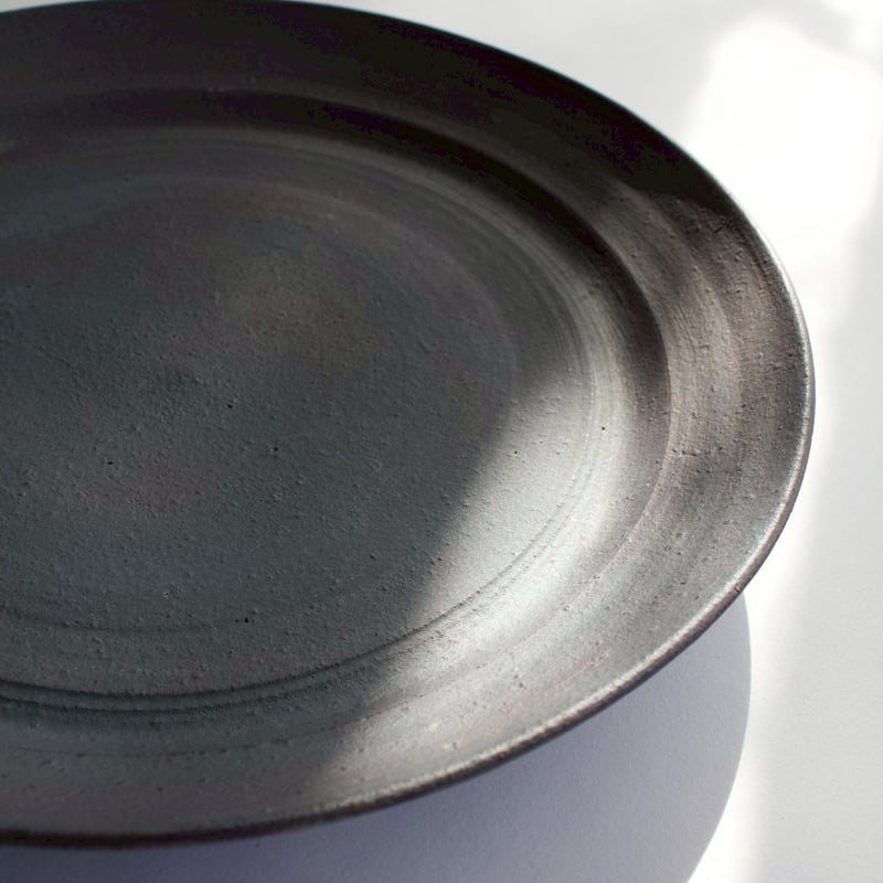二階堂明弘 no.31 錆器リムプレート | eatrip soil