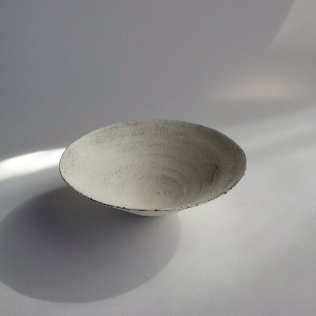 二階堂明弘 no.1 やきしめ三角小鉢（白） | eatrip soil