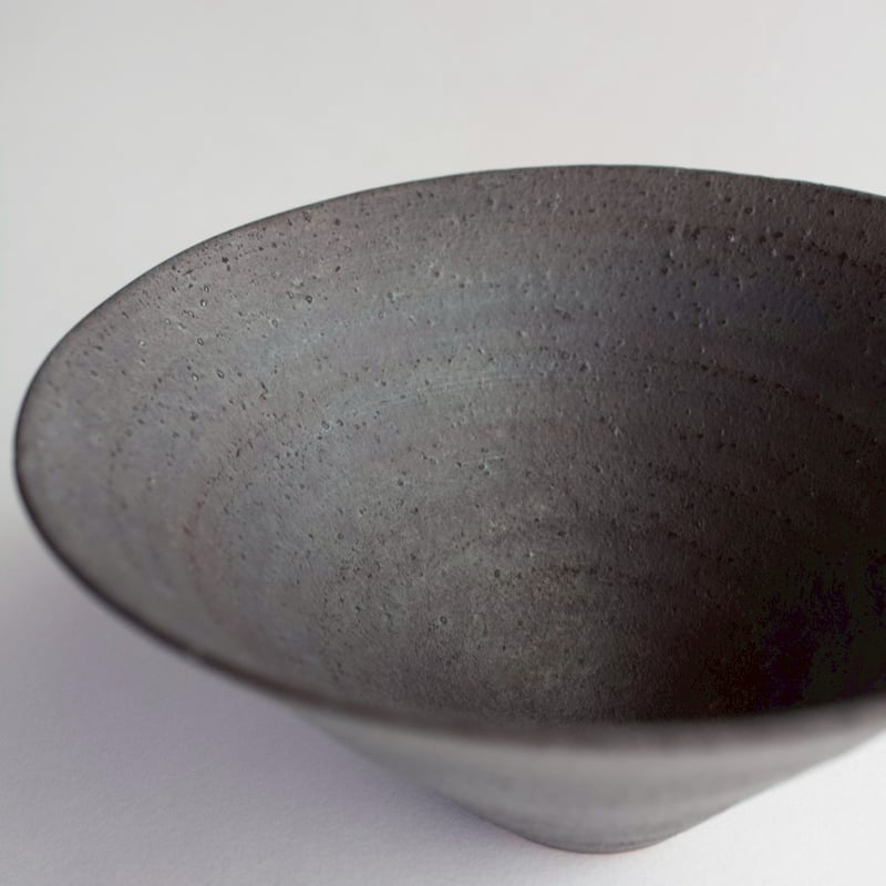 二階堂明弘 no.20 錆器三角碗 | eatrip soil