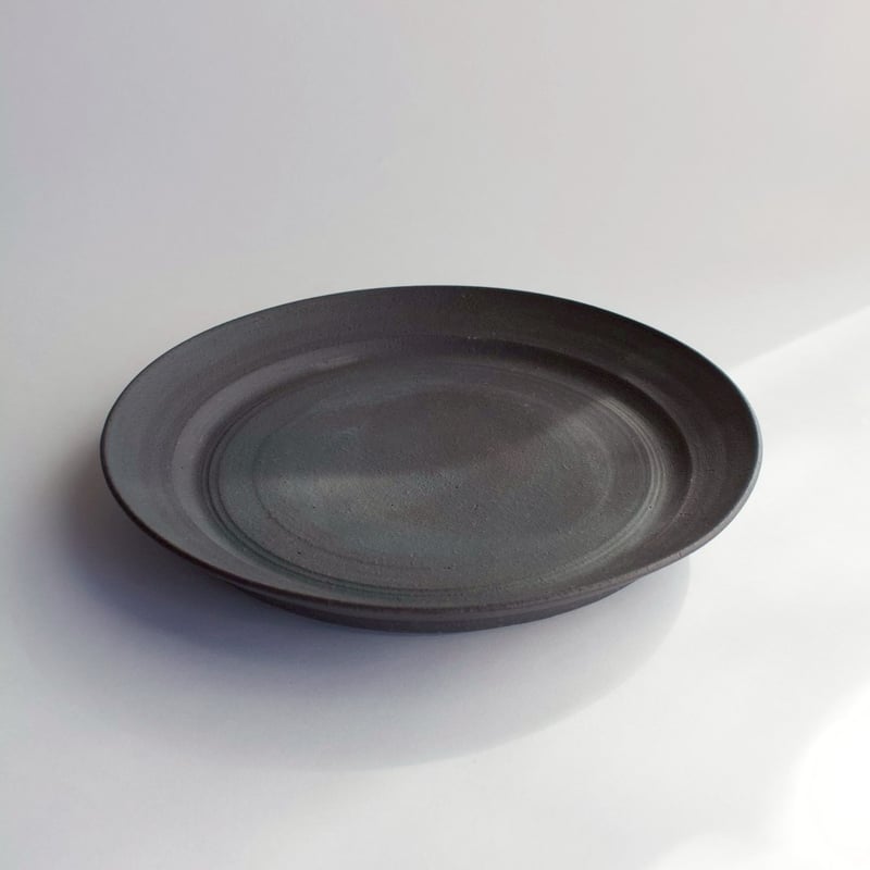 二階堂明弘 no.31 錆器リムプレート | eatrip soil