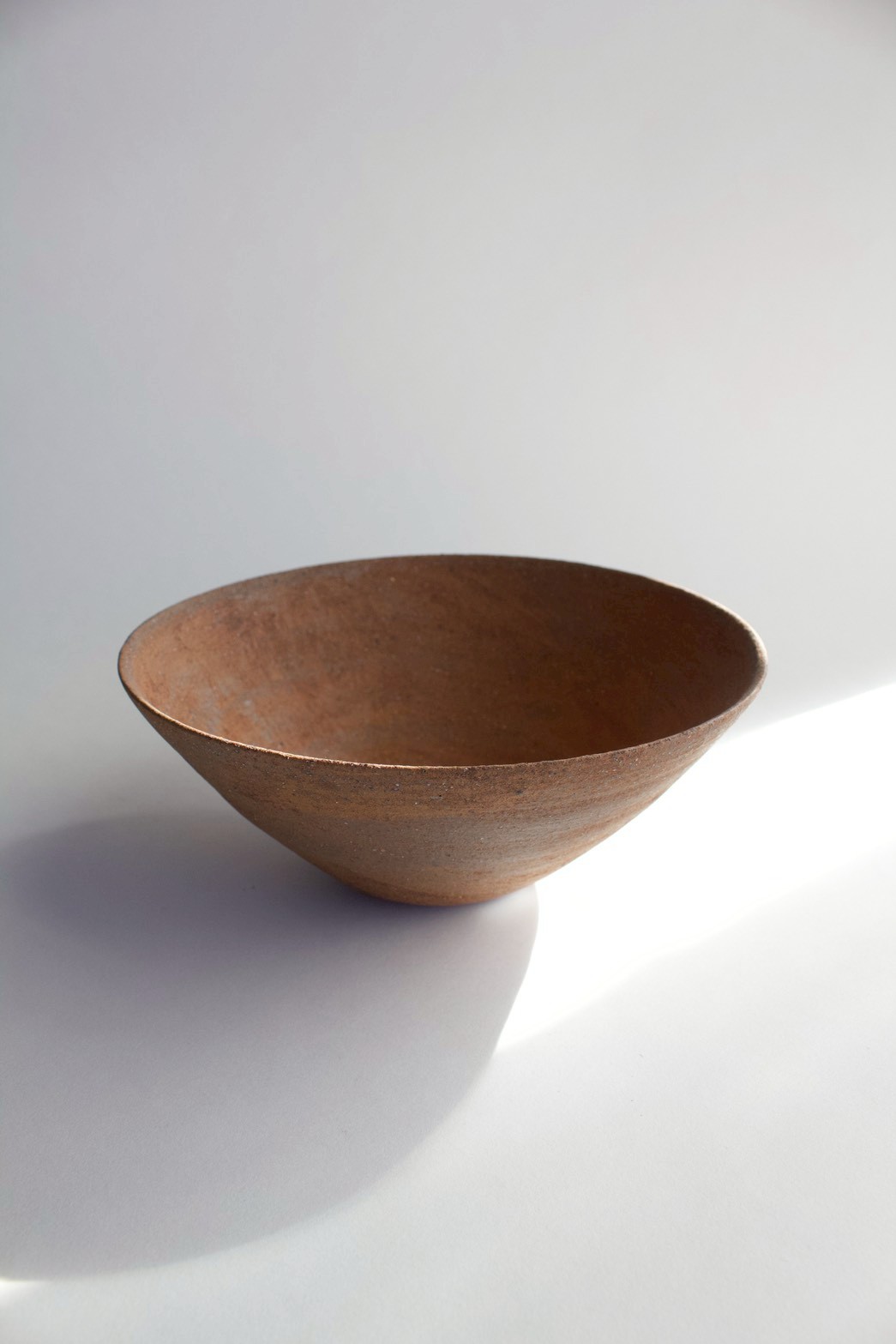 【未使用】二階堂明弘さん 陶器ボウルと陶板 ホワイト系＆ブラウン の２色セット 二階堂明弘 no.10 やきしめボウル（赤） | eatrip soil