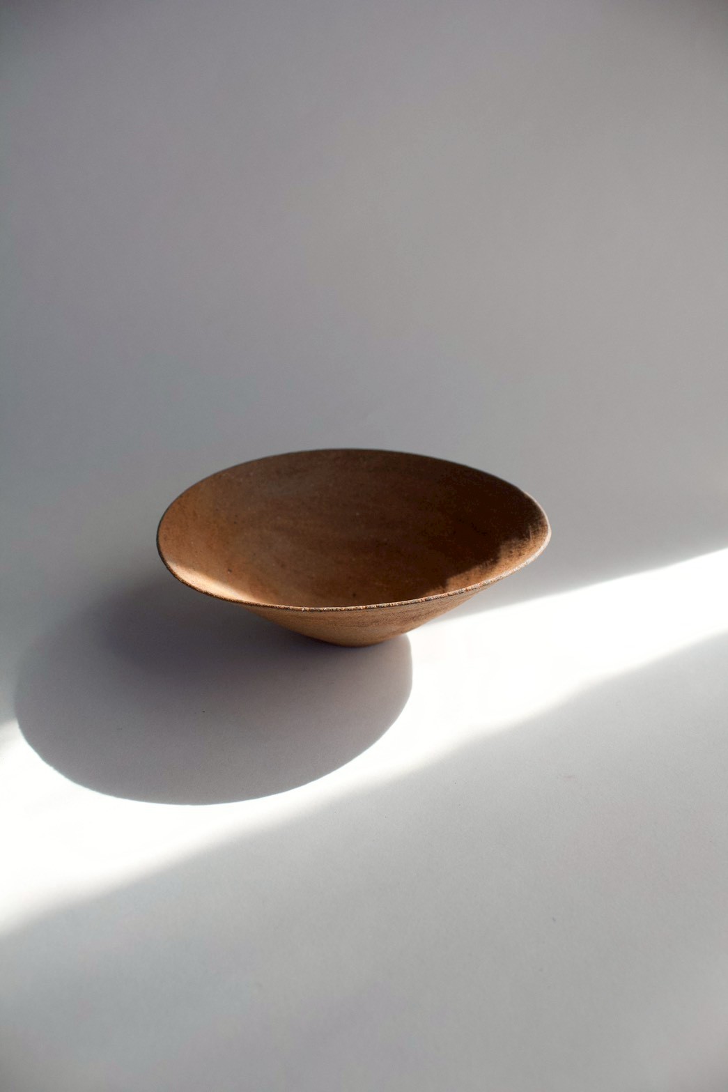 二階堂明弘 no.1 やきしめ三角小鉢（赤） | eatrip soil