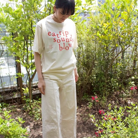 “ eatrip sounds blow “ T-shirt / IVORY