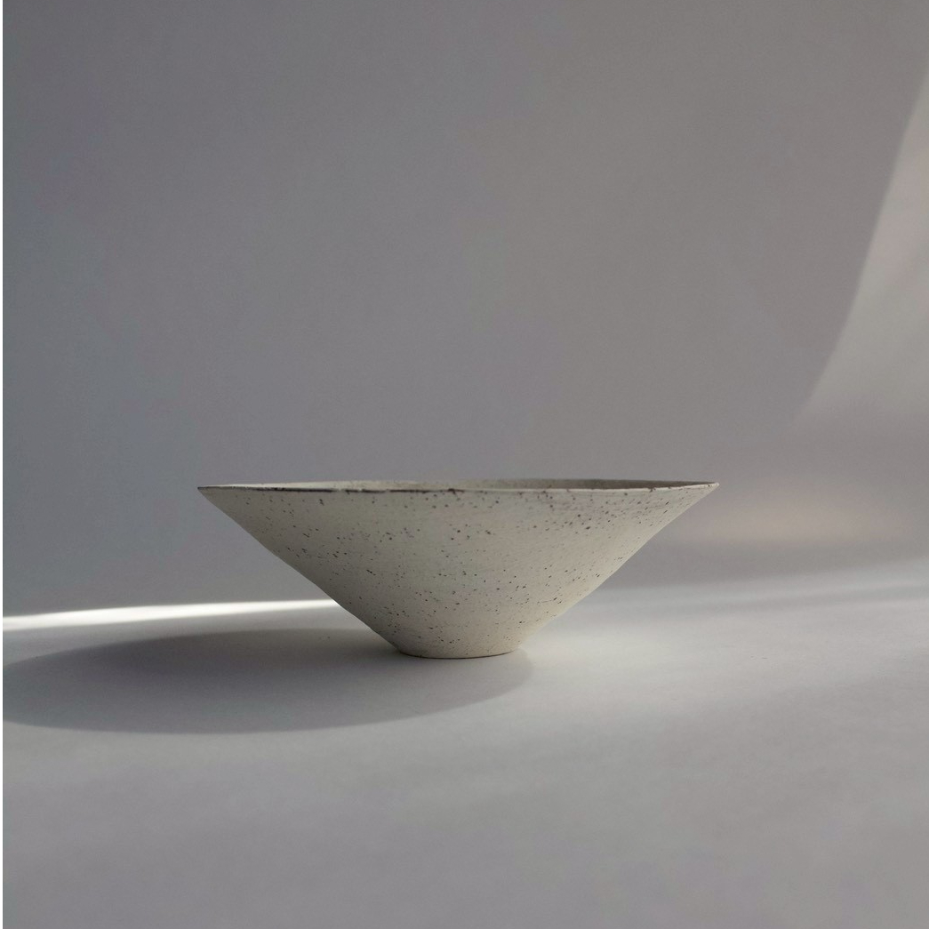二階堂明弘 no.1 やきしめ三角小鉢（白） | eatrip soil