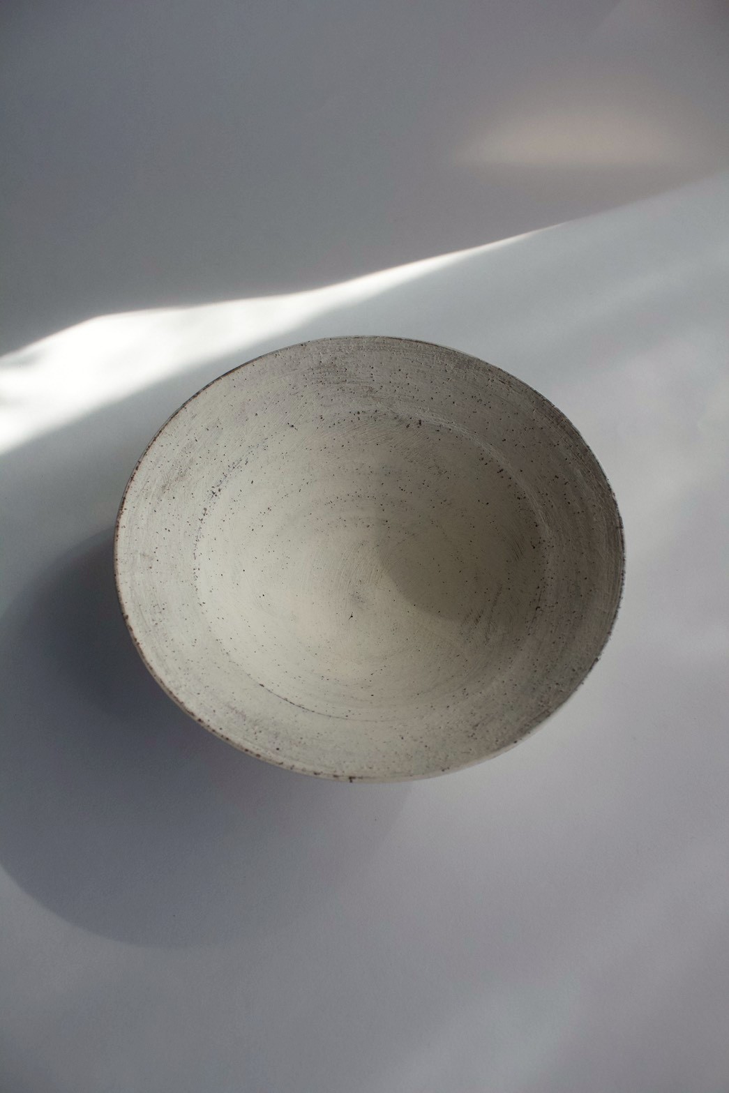 二階堂明弘 no.12 やきしめリム鉢（白） | eatrip soil