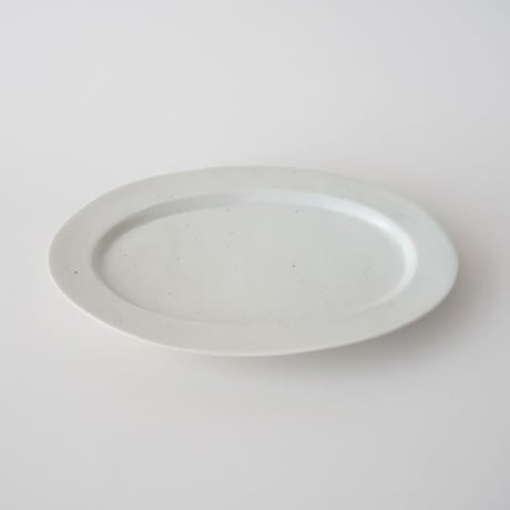 8 竹下努・青白磁たわみオーバル (M)