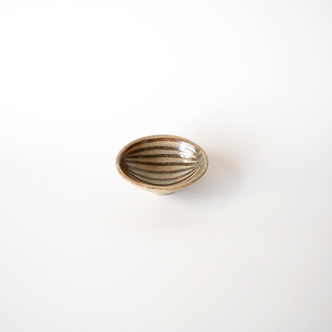 庄司理恵・ミニアーモンドボウル / 粉引 | 黄魚オンラインショップ