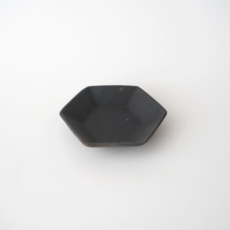 フルカワゲンゴ・六角皿 / 炭化